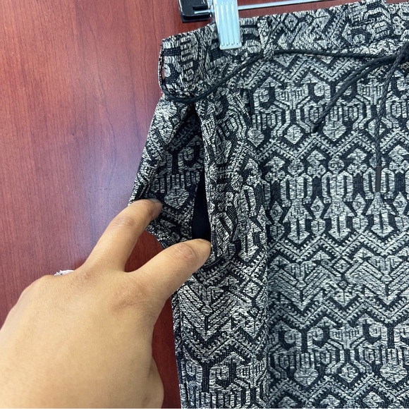 Scotch & Soda Maison Scotch Reveur de Jour Printed Pants in Black/Tan 1 S AC - Picture 10 of 12